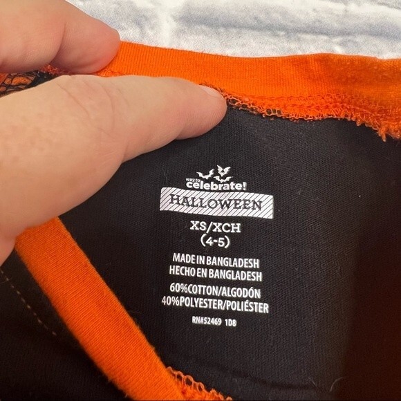 Halloween skeleton witch shirt size extra small - Picture 3 of 4